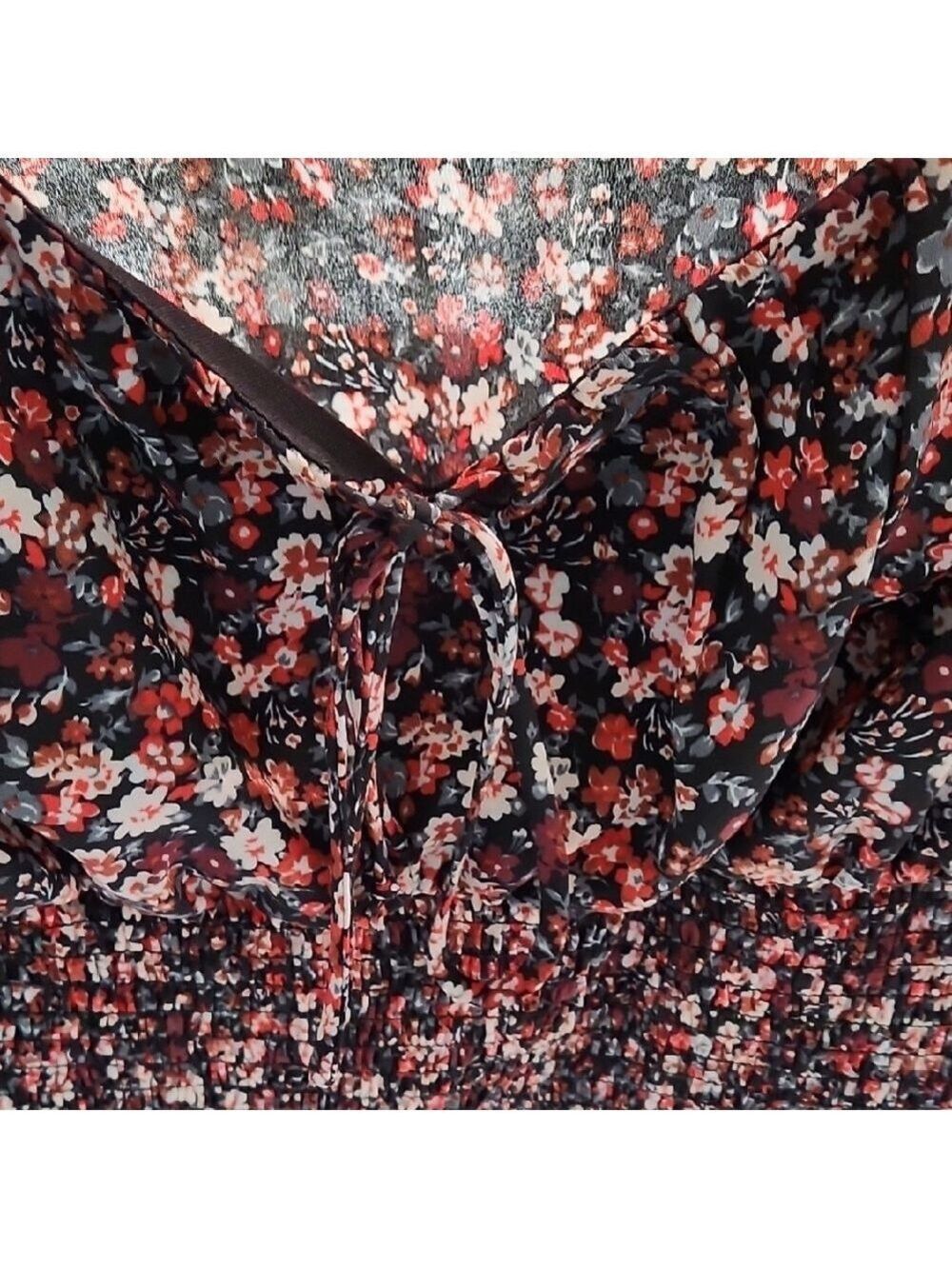 Floral Smocked Women's Top - Picture 7 of 8